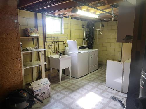 80 Gertrude Avenue, Thunder Bay, ON - Indoor Photo Showing Laundry Room