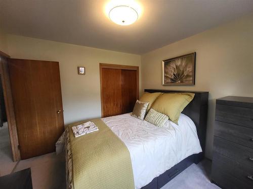 80 Gertrude Avenue, Thunder Bay, ON - Indoor Photo Showing Bedroom