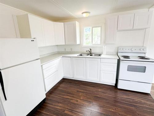 6 Chelsea Street, Red Lake, ON - Indoor Photo Showing Kitchen With Double Sink