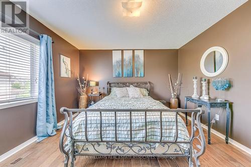 1027 Kennedy Circle, Milton, ON - Indoor Photo Showing Bedroom