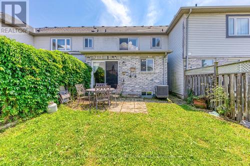 1027 Kennedy Circle, Milton, ON - Outdoor With Exterior