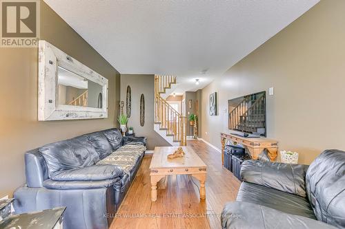 1027 Kennedy Circle, Milton, ON - Indoor Photo Showing Living Room
