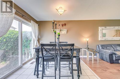 1027 Kennedy Circle, Milton, ON - Indoor Photo Showing Dining Room