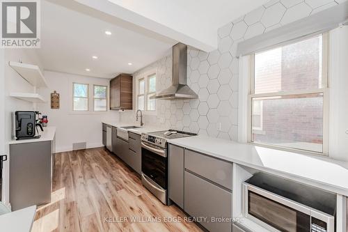 641 Rose Street, Cambridge, ON - Indoor Photo Showing Kitchen With Upgraded Kitchen