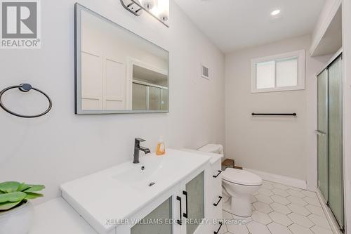 641 Rose Street, Cambridge, ON - Indoor Photo Showing Bathroom