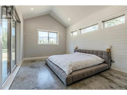 4848 Salmon River Road, Armstrong, BC - Indoor Photo Showing Bedroom