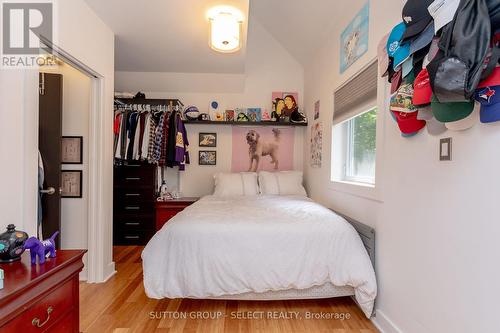 113 Wharncliffe Road N, London, ON - Indoor Photo Showing Bedroom