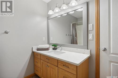 363 Pezer Cove, Saskatoon, SK - Indoor Photo Showing Bathroom