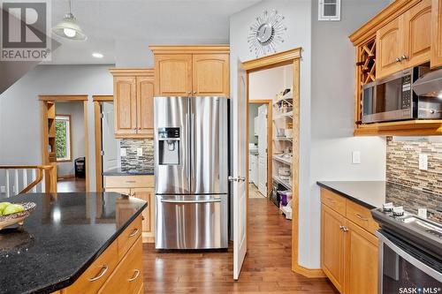 363 Pezer Cove, Saskatoon, SK - Indoor Photo Showing Kitchen