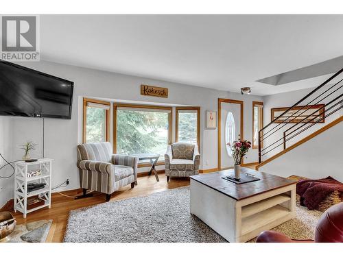 9599 Birchill Crescent, Prince George, BC - Indoor Photo Showing Living Room