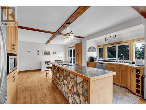 9599 Birchill Crescent, Prince George, BC - Indoor Photo Showing Kitchen