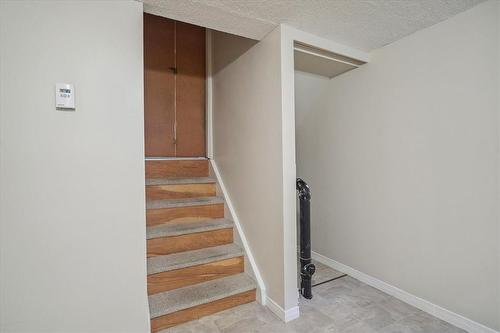 18 Rosedale Court, Stoney Creek, ON - Indoor Photo Showing Other Room