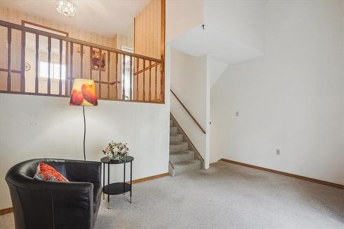 18 Rosedale Court, Stoney Creek, ON - Indoor Photo Showing Other Room