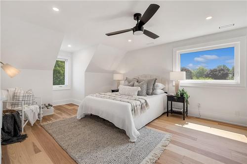 257 Freelton Road, Hamilton, ON - Indoor Photo Showing Bedroom