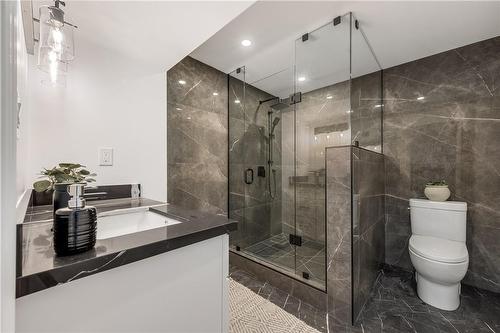 257 Freelton Road, Hamilton, ON - Indoor Photo Showing Bathroom