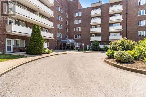 198 Scott Street Unit#404, St Catharines, ON - Outdoor With Facade