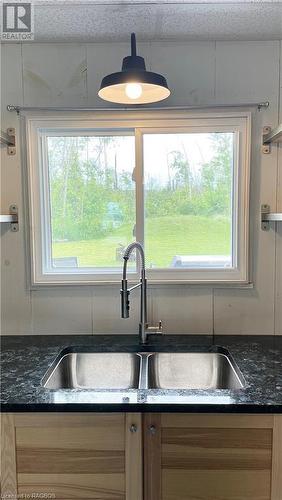 Granite counter tops - 498 Bruce Road 13, Saugeen Indian Reserve 29, ON - Indoor Photo Showing Kitchen With Double Sink