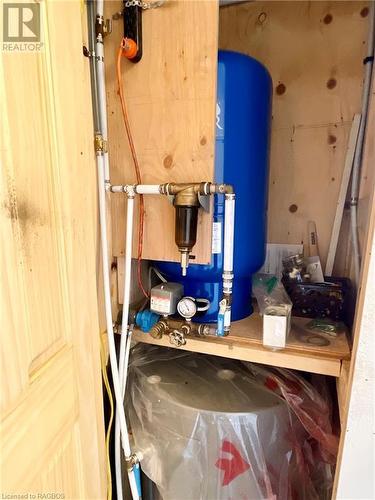 Newer or water tank & pressure tank - 498 Bruce Road 13, Saugeen Indian Reserve 29, ON - Indoor Photo Showing Other Room