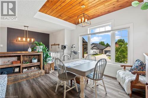 181 17Th Avenue A, Hanover, ON - Indoor Photo Showing Dining Room