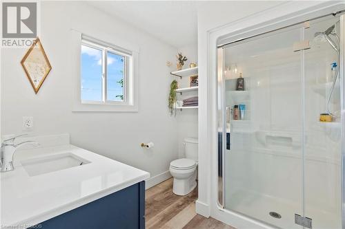 181 17Th Avenue A, Hanover, ON - Indoor Photo Showing Bathroom