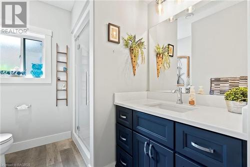 181 17Th Avenue A, Hanover, ON - Indoor Photo Showing Bathroom