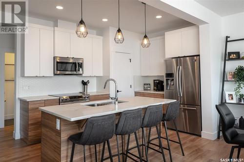 3117 Green Stone Road, Regina, SK - Indoor Photo Showing Kitchen With Upgraded Kitchen