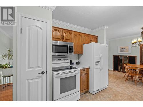 1395 Aldon Road, Kelowna, BC - Indoor Photo Showing Kitchen