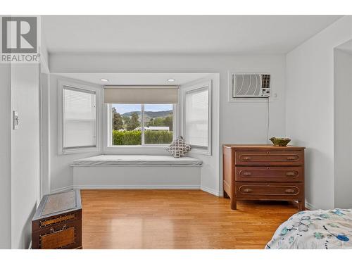 1395 Aldon Road, Kelowna, BC - Indoor Photo Showing Bedroom