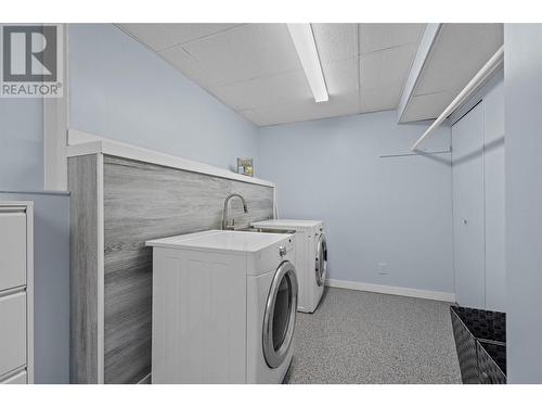 1395 Aldon Road, Kelowna, BC - Indoor Photo Showing Laundry Room