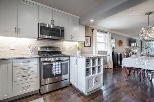 638 Waterloo Street, Burlington, ON - Indoor Photo Showing Kitchen With Upgraded Kitchen
