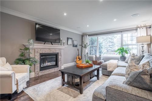 638 Waterloo Street, Burlington, ON - Indoor Photo Showing Living Room With Fireplace