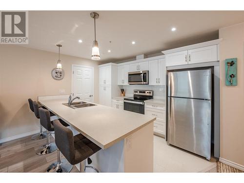 3346 Skaha Lake Rd Unit# 1008, Penticton, BC - Indoor Photo Showing Kitchen With Double Sink