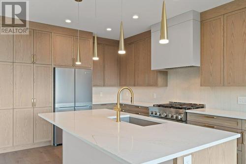 2543 Pinnacle Ridge Drive, West Kelowna, BC - Indoor Photo Showing Kitchen With Upgraded Kitchen