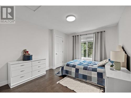 4805 Canyon Ridge Crescent, Kelowna, BC - Indoor Photo Showing Bedroom