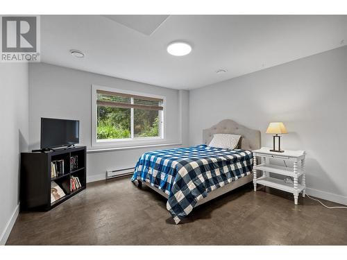 4805 Canyon Ridge Crescent, Kelowna, BC - Indoor Photo Showing Bedroom