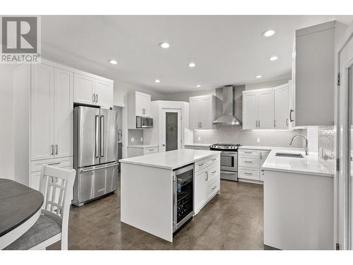 4805 Canyon Ridge Crescent, Kelowna, BC - Indoor Photo Showing Kitchen With Upgraded Kitchen