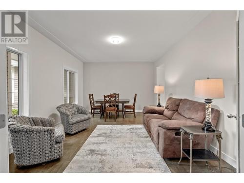 4805 Canyon Ridge Crescent, Kelowna, BC - Indoor Photo Showing Living Room