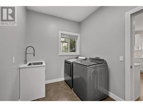 4805 Canyon Ridge Crescent, Kelowna, BC - Indoor Photo Showing Laundry Room