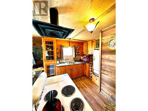 6510 Deadman Vidette Rd, Kamloops, BC - Indoor Photo Showing Kitchen With Double Sink