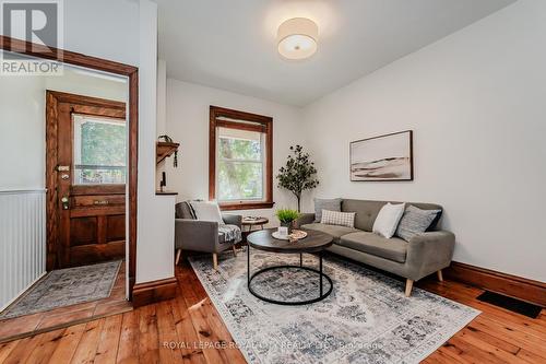 110 Harris Street, Guelph, ON - Indoor Photo Showing Living Room