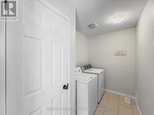 8150 Buckeye Crescent, Niagara Falls, ON - Indoor Photo Showing Laundry Room