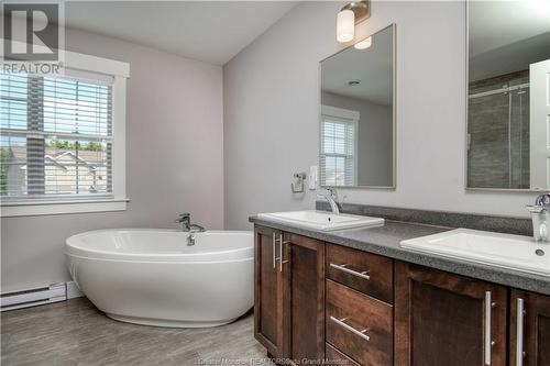 19 Poitou Crt, Dieppe, NB - Indoor Photo Showing Bathroom