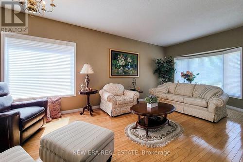 229 G A T E S T O N E Drive, Hamilton, ON - Indoor Photo Showing Living Room