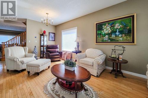 229 G A T E S T O N E Drive, Hamilton, ON - Indoor Photo Showing Living Room