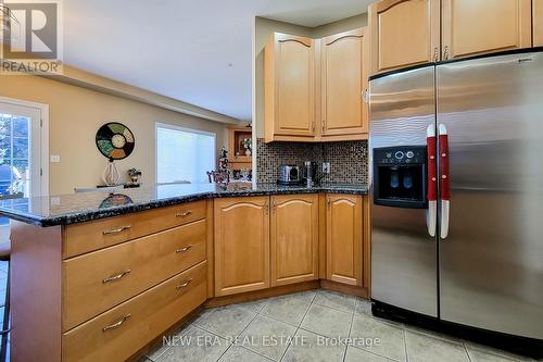 229 G A T E S T O N E Drive, Hamilton, ON - Indoor Photo Showing Kitchen