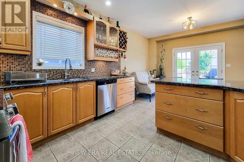 229 G A T E S T O N E Drive, Hamilton, ON - Indoor Photo Showing Kitchen With Double Sink