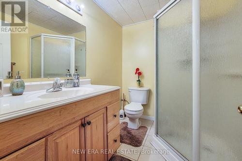 229 G A T E S T O N E Drive, Hamilton, ON - Indoor Photo Showing Bathroom