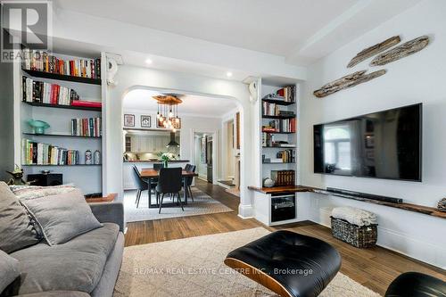 24 Ramore Street, Cambridge, ON - Indoor Photo Showing Living Room