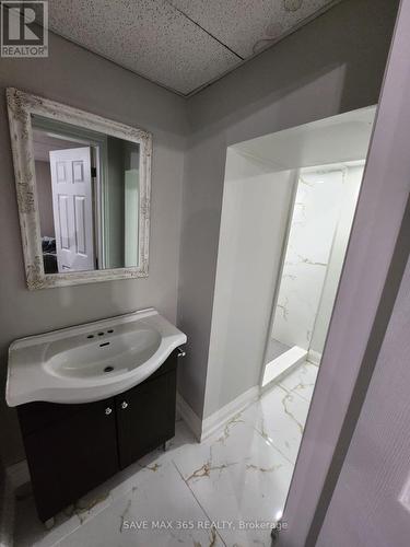 46 Radcliffe Crescent, London, ON - Indoor Photo Showing Bathroom