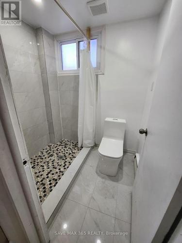 46 Radcliffe Crescent, London, ON - Indoor Photo Showing Bathroom